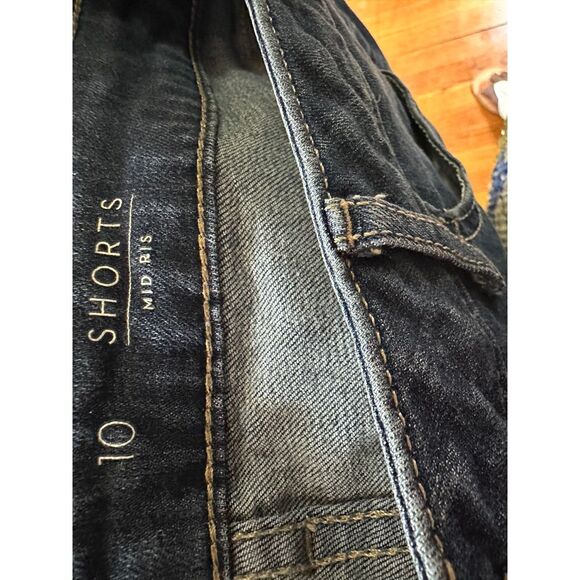 Simply Vera Vera Wang Denim Shorts with Button Fly Closure Perfect for Summer - Picture 7 of 8